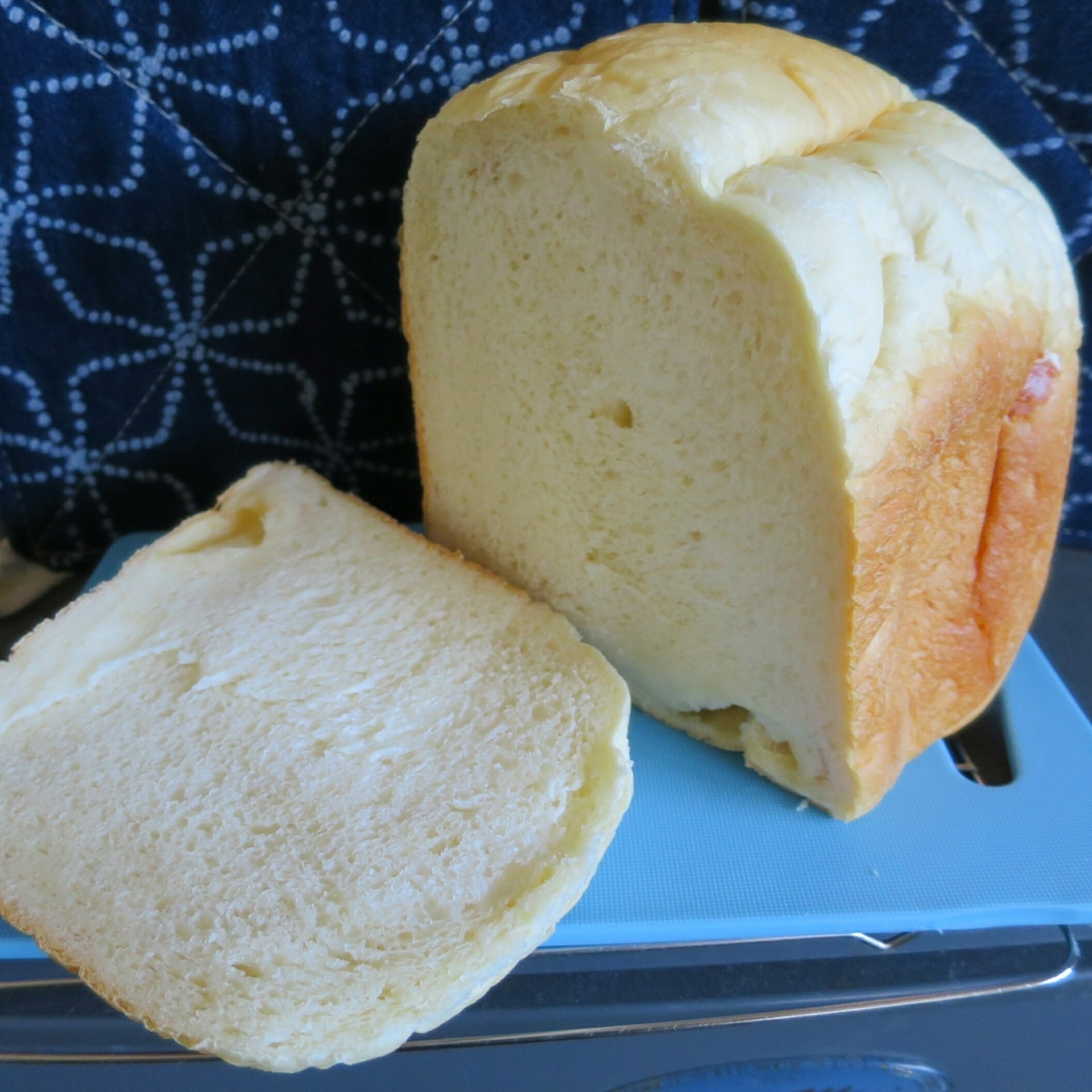 Hbで簡単 翌日も美味しい 米粉配合もちもちパン レシピ 作り方 By あじのピヨコ 楽天レシピ Hbで簡単 翌日も美味しい 米粉配合もちもちパン レシピ 作り方 By あじのピヨコ 楽天レシピ